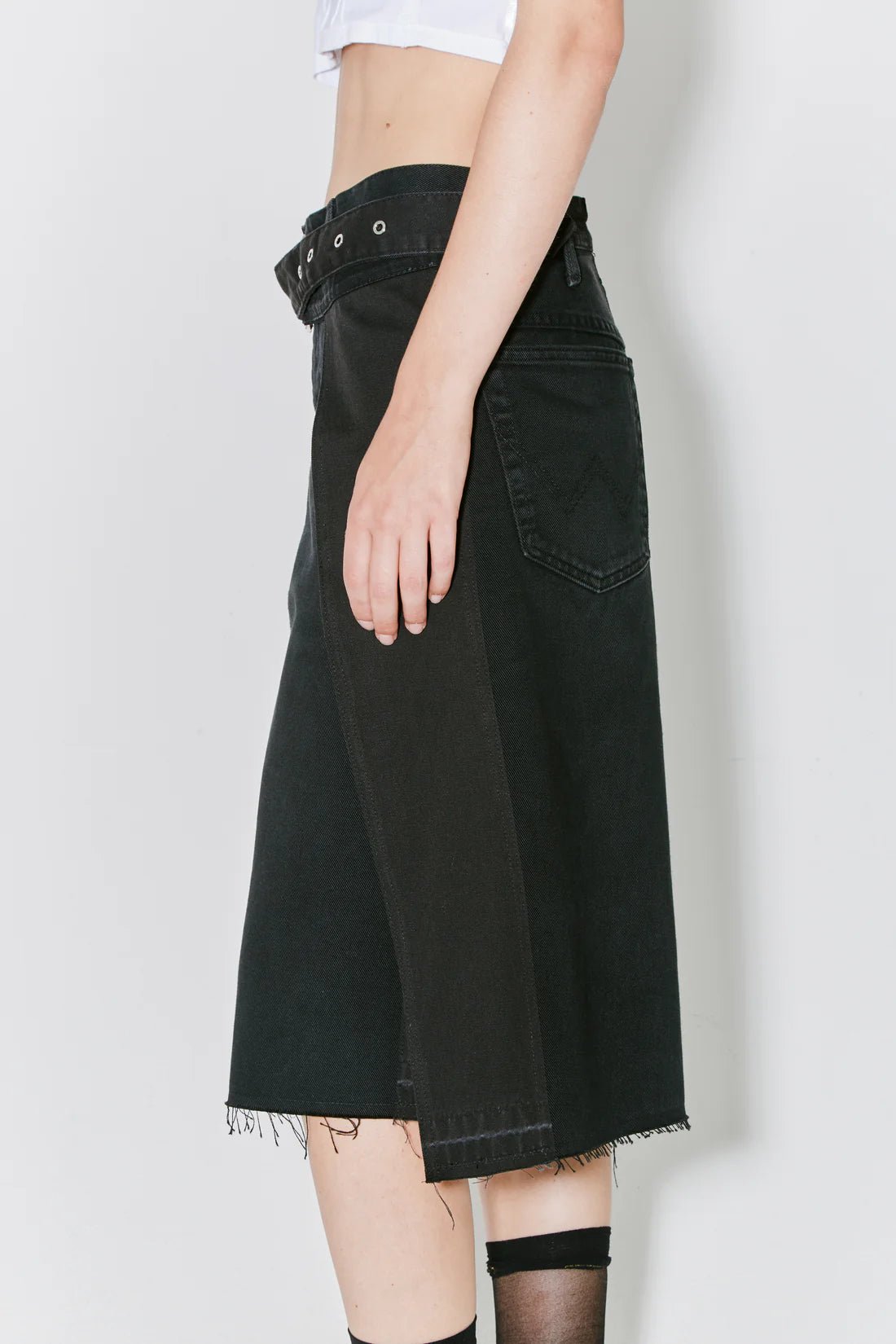 Façon Jacmin - Paci Apron Short - Black - Jupes et Pantalons - PACI