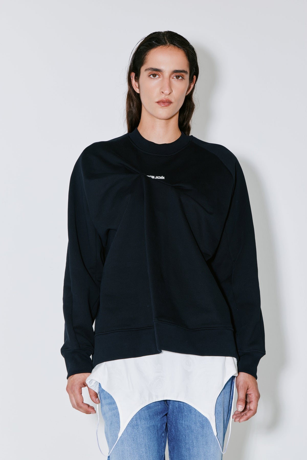 Façon Jacmin - Solar Sweatshirt - Black, portée, vue de face