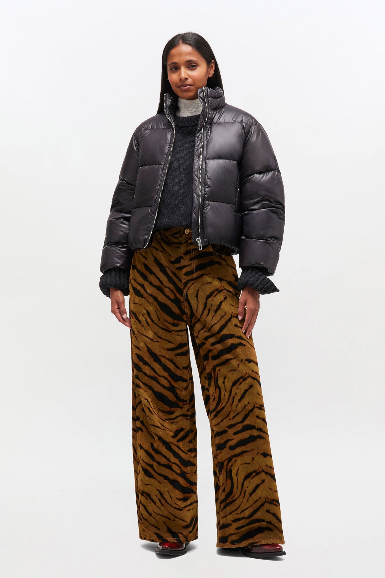 Ganni – Shiny Nylon Short Puffer Jacket – Black - Vestes et Manteaux - GANNI-W0957-99.0-36