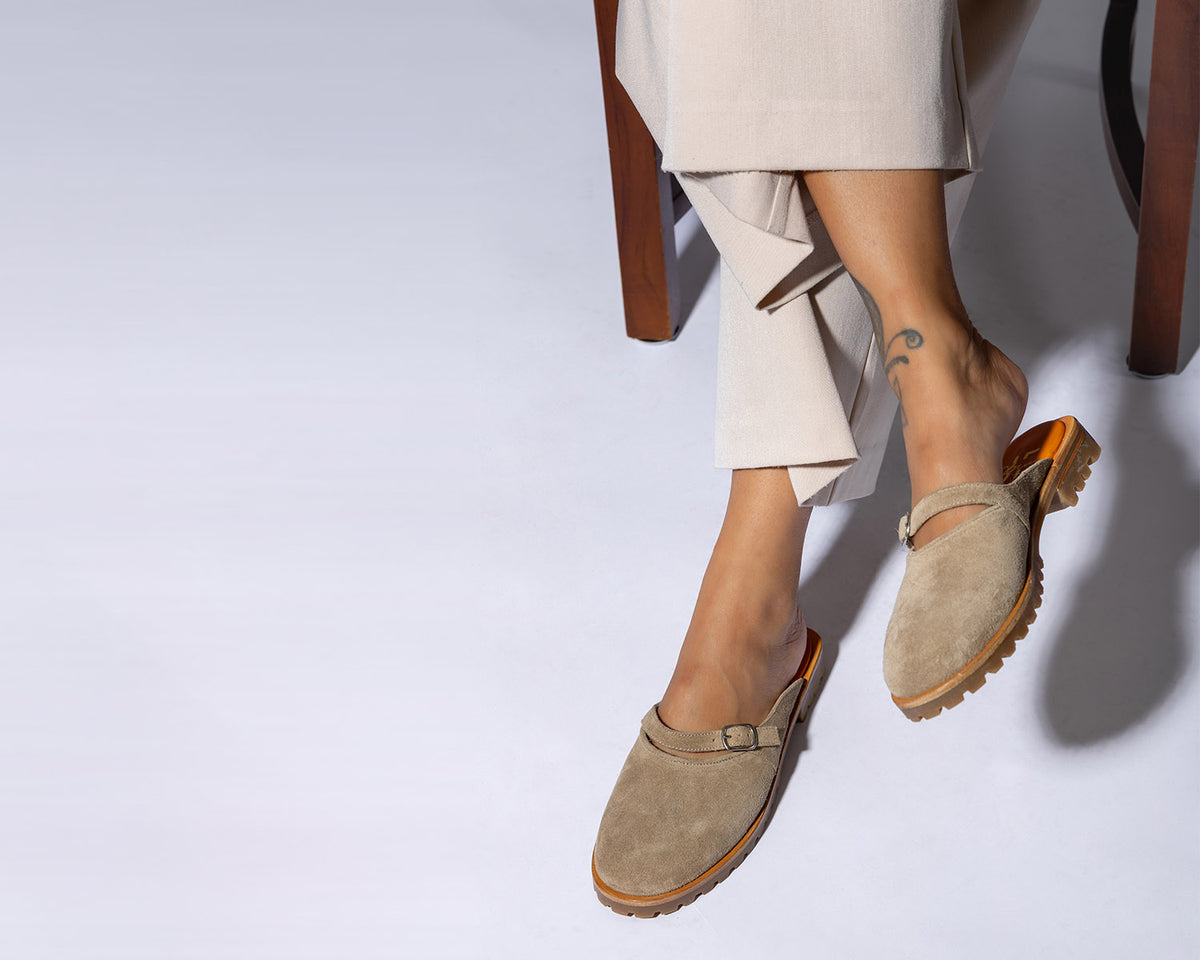 JF Clarin Mule Touquet velours sable – portée