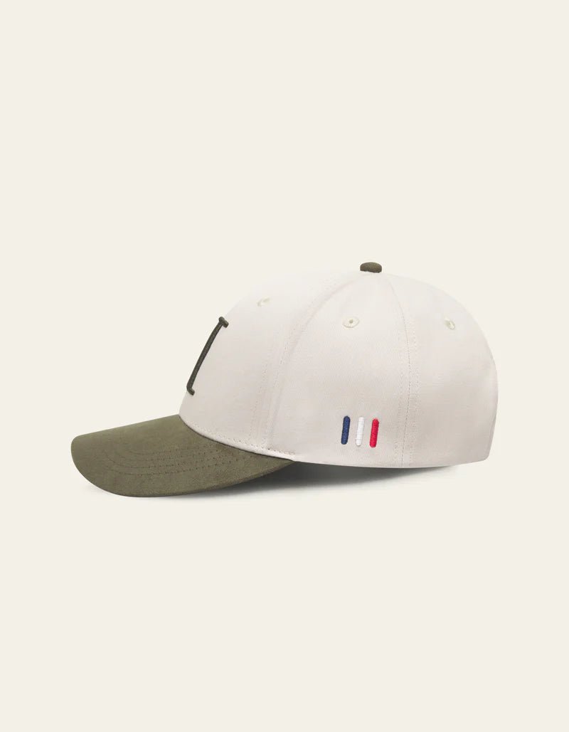 Les Deux - Baseball Cap Contrast Suede II - Light Desert Sand/Forest Green - Accessoires - LDM702090