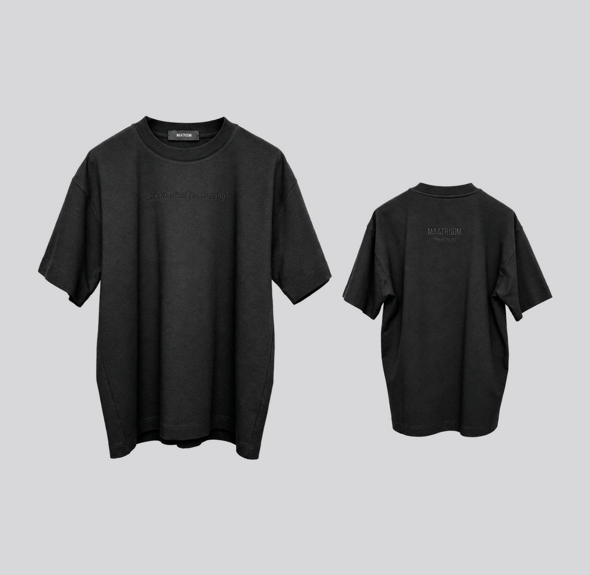 Maatroom T-shirt Izanaghi noir – packshot, vue de face et vue de dos brodées