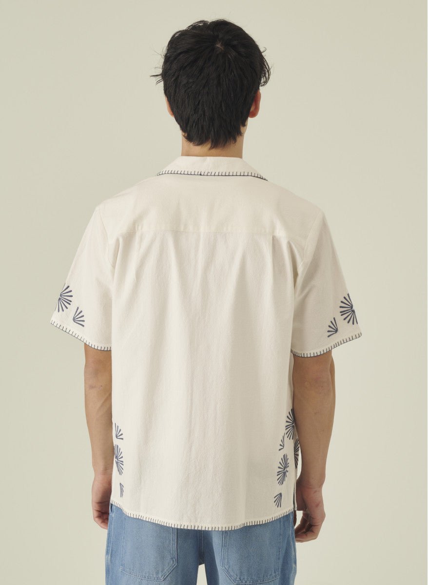 Maison Standards - Chemise Finn Mc Brodée Fleurs - Blanc - Chemises - H125C032BRO01