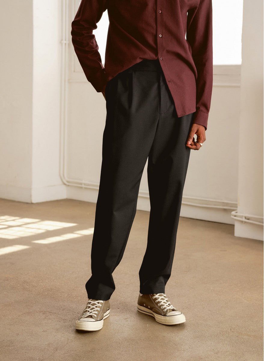 Maison Standards - Pantalon François Loose infroissable - Noir - Pantalons et Shorts - H123P026TIU27