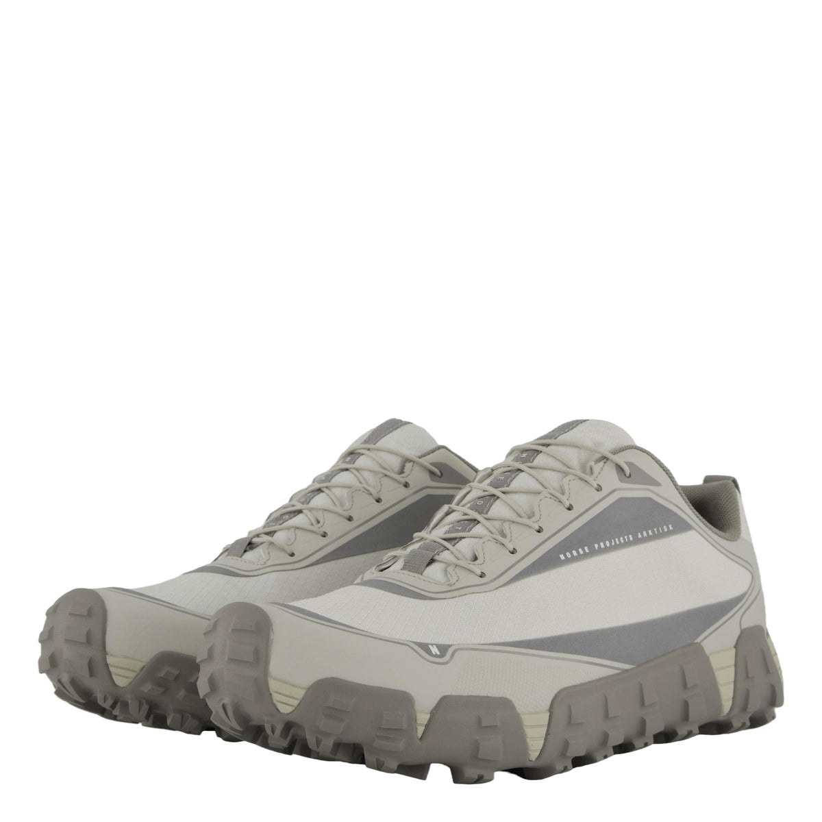 Norse Projects – Sneakers Lace Up Hyper Runner V08 – Bianco, paio, vista di tre quarti