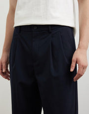 Norse Projects - Been Relaxed Light Wool Pleate Trousers - Dark Navy - Pantalons et Shorts - N25 - 0405