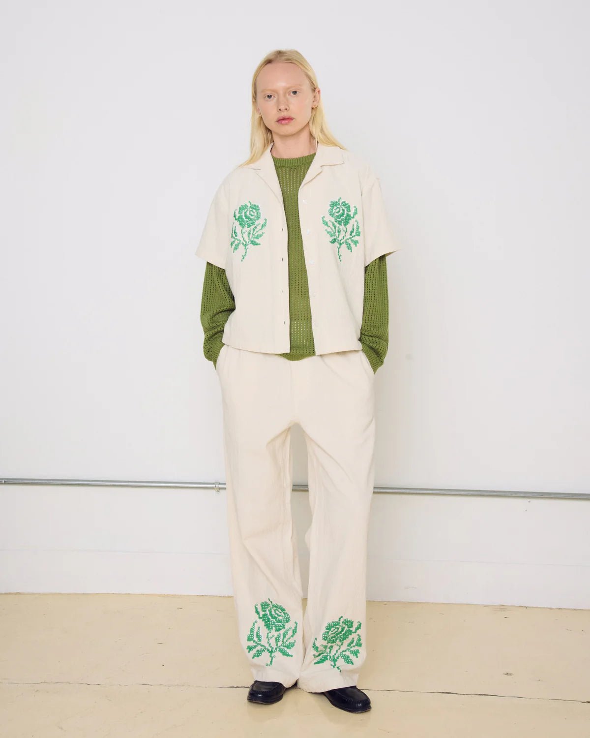 Obey - Roses Embellished Pant - Natural - Jupes et Pantalons - 242000125NATS