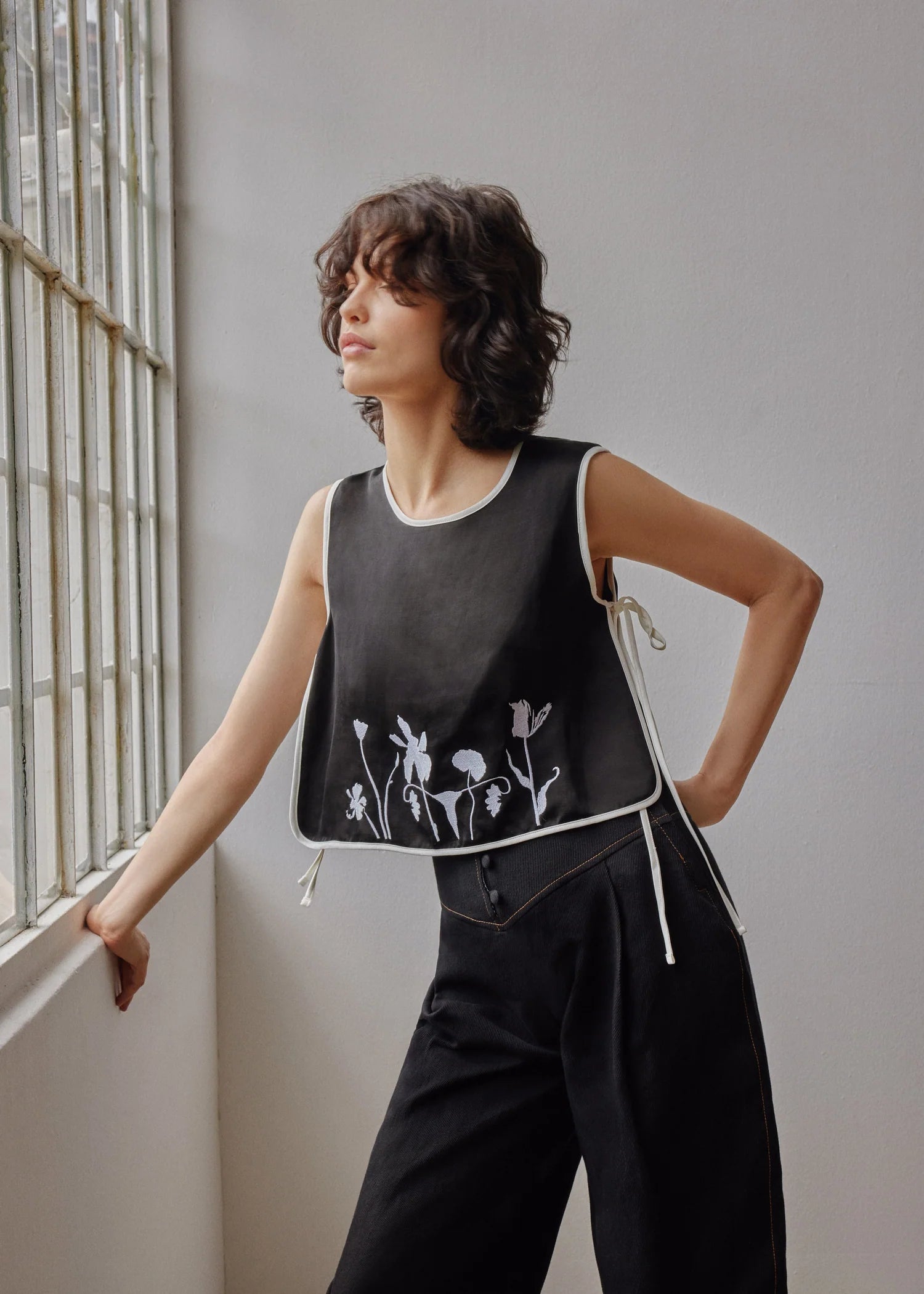 OhSevenDays - Maya Vest Top - Black - Jupes et Pantalons - 