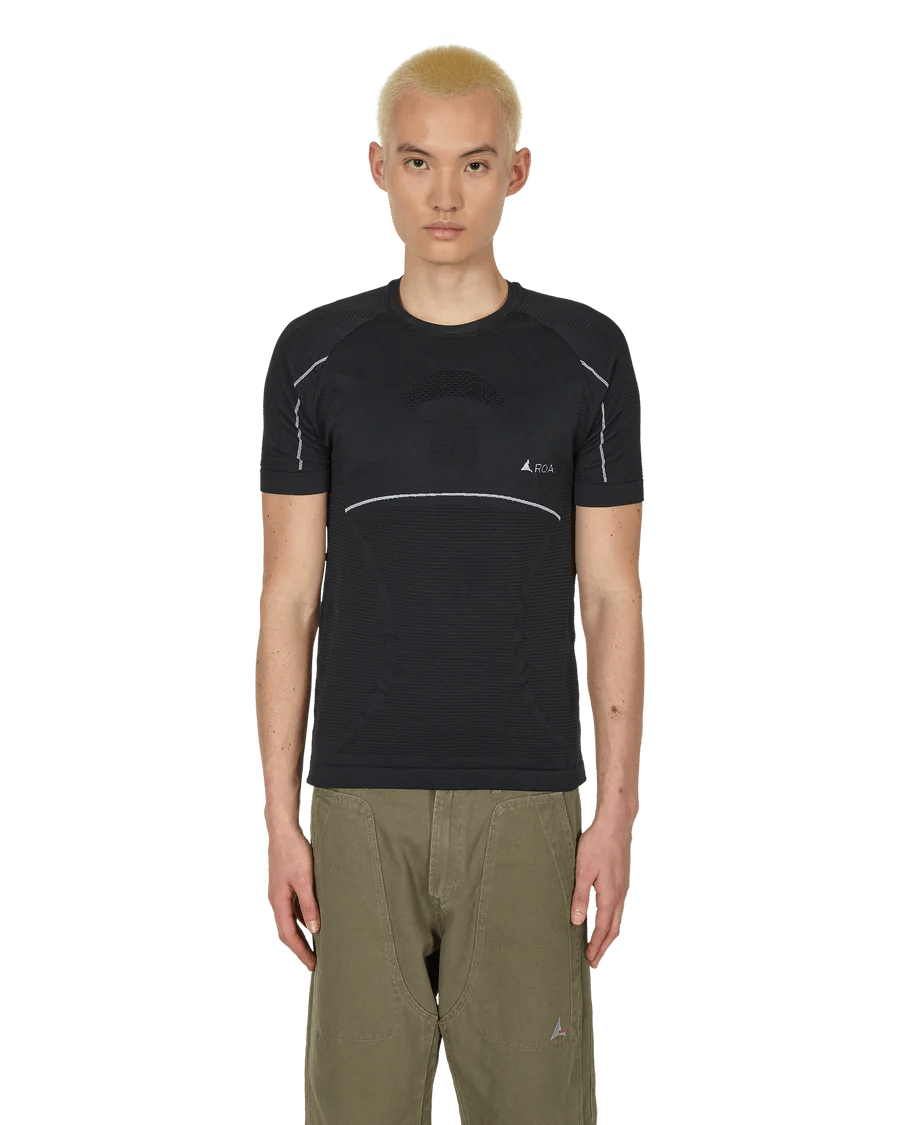 Roa Hiking - Seamless Shortsleeve - Black-T-shirts-RMBW0101FA73