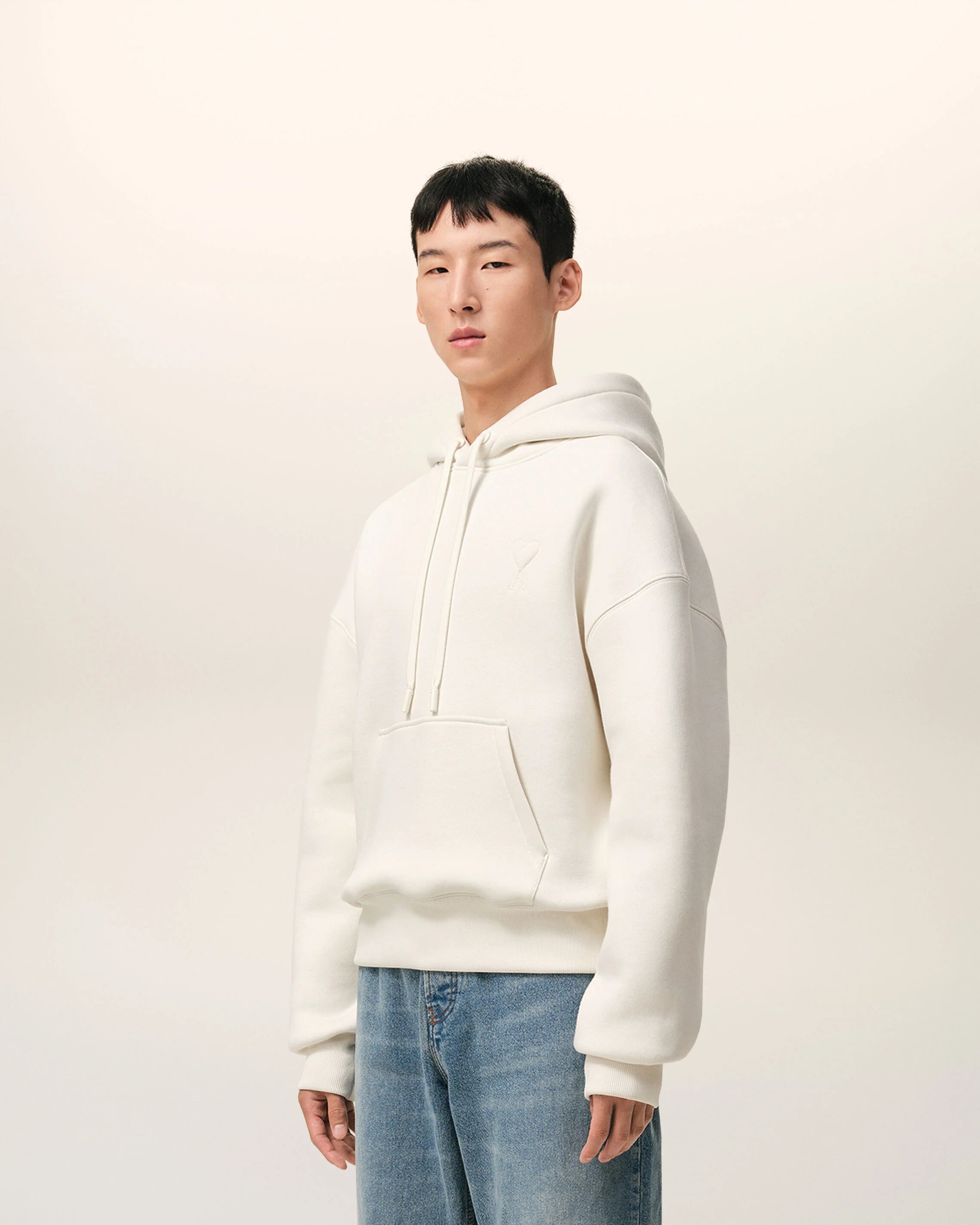 Ami Paris - Hoodie Ami de Coeur embossé ton sur ton - Blanc crème