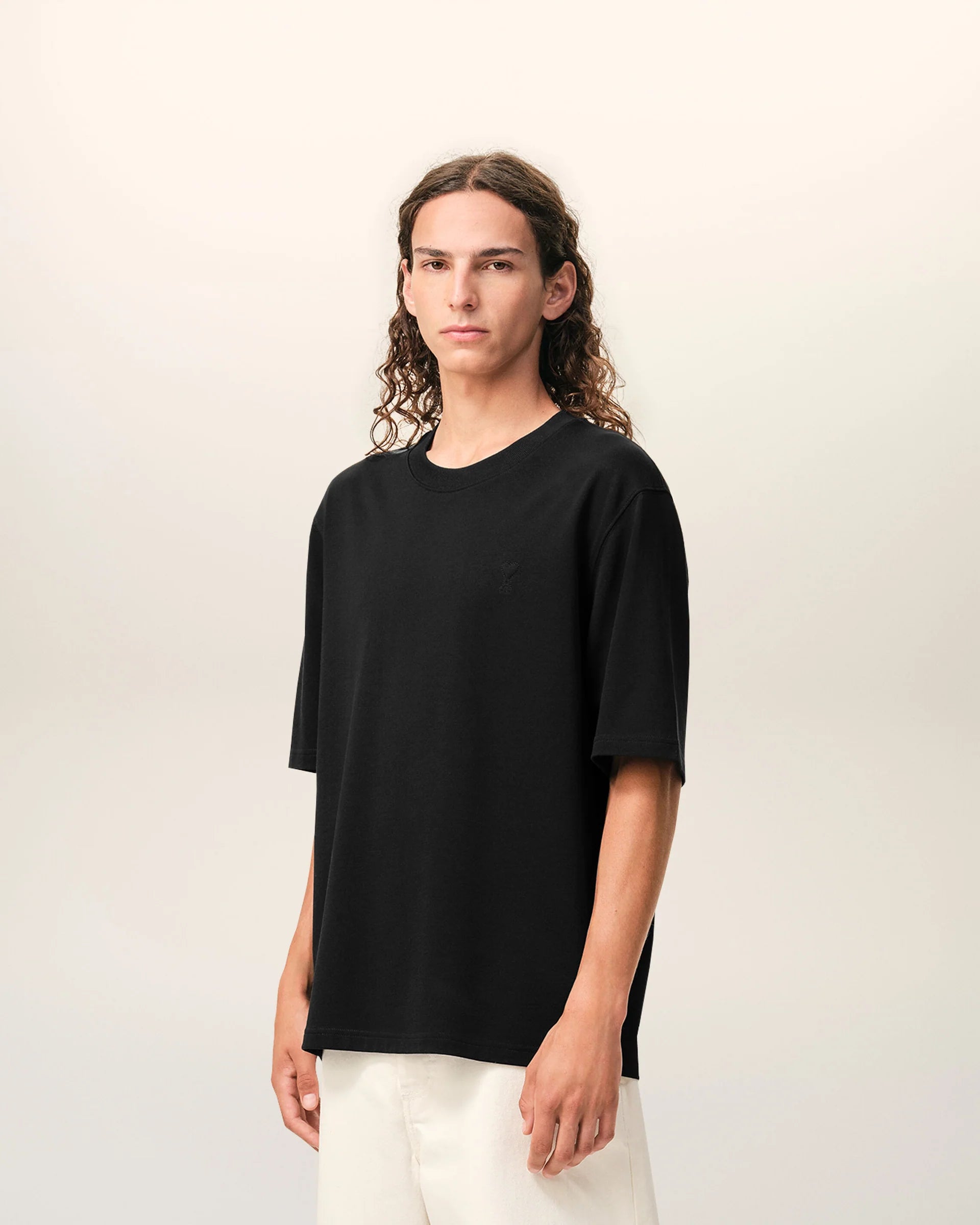 Ami Paris - T-shirt épais boxy avec Ami de coeur embossé - Noir
