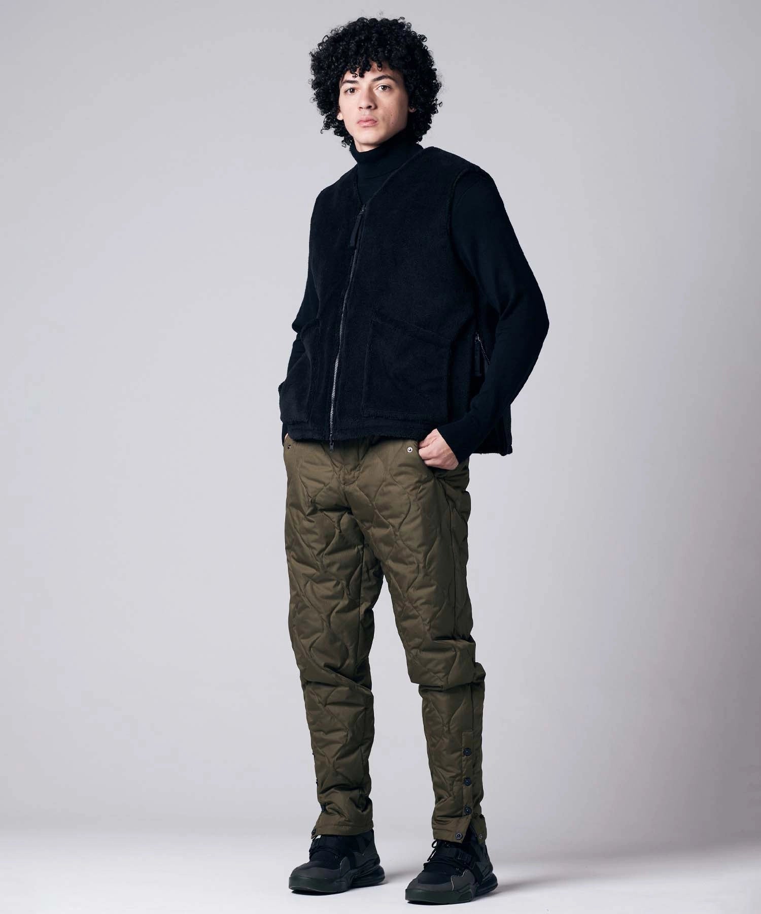 Taion - Military Reversible Down + Boa V Neck Vest - Black/Black - Vestes et Manteaux - TAION-R001BML-1