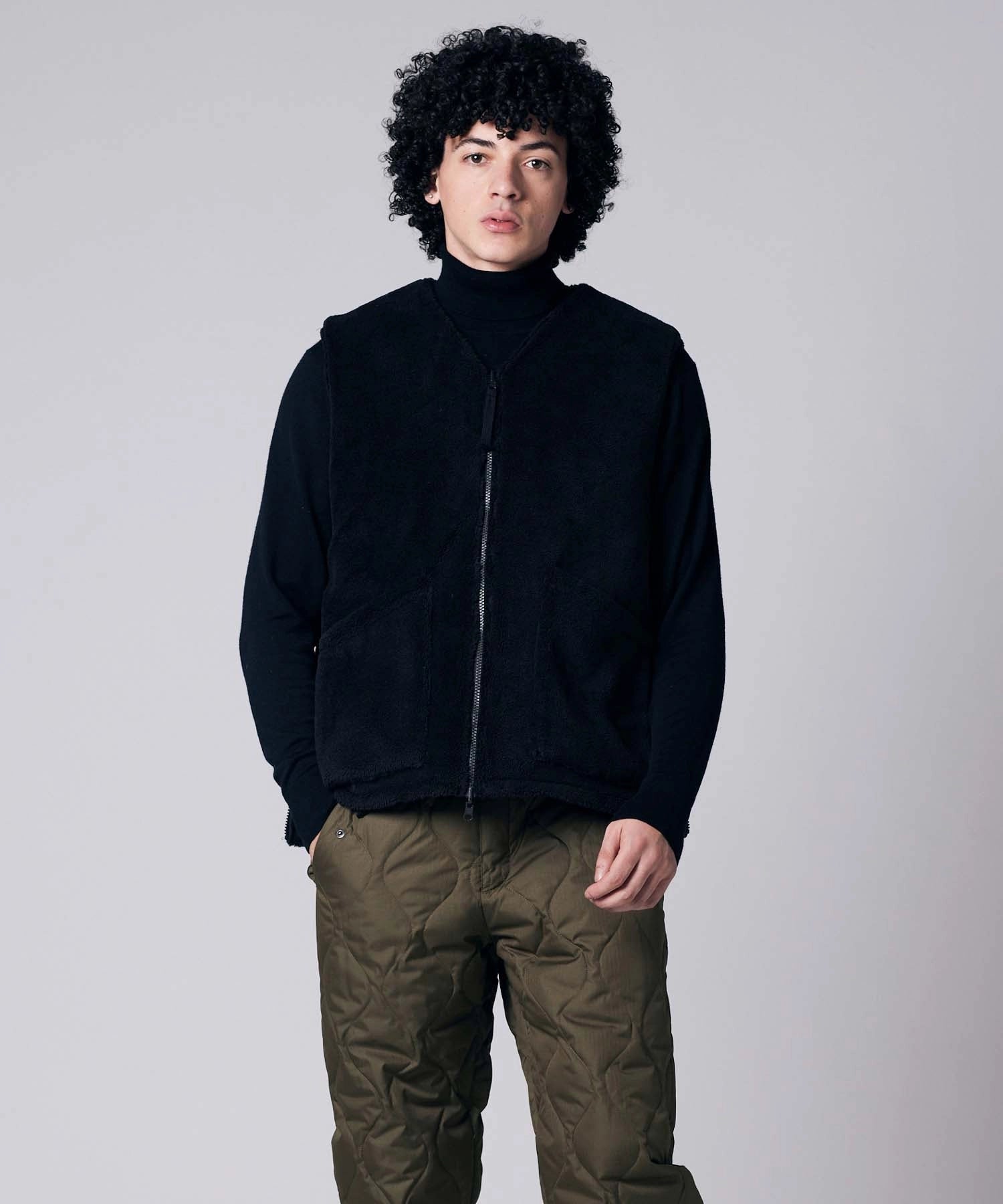 Taion - Military Reversible Down + Boa V Neck Vest - Black/Black - Vestes et Manteaux - TAION-R001BML-1