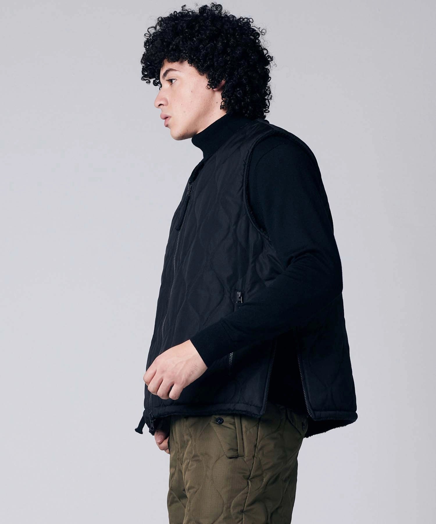 Taion - Military Reversible Down + Boa V Neck Vest - Black/Black - Vestes et Manteaux - TAION-R001BML-1