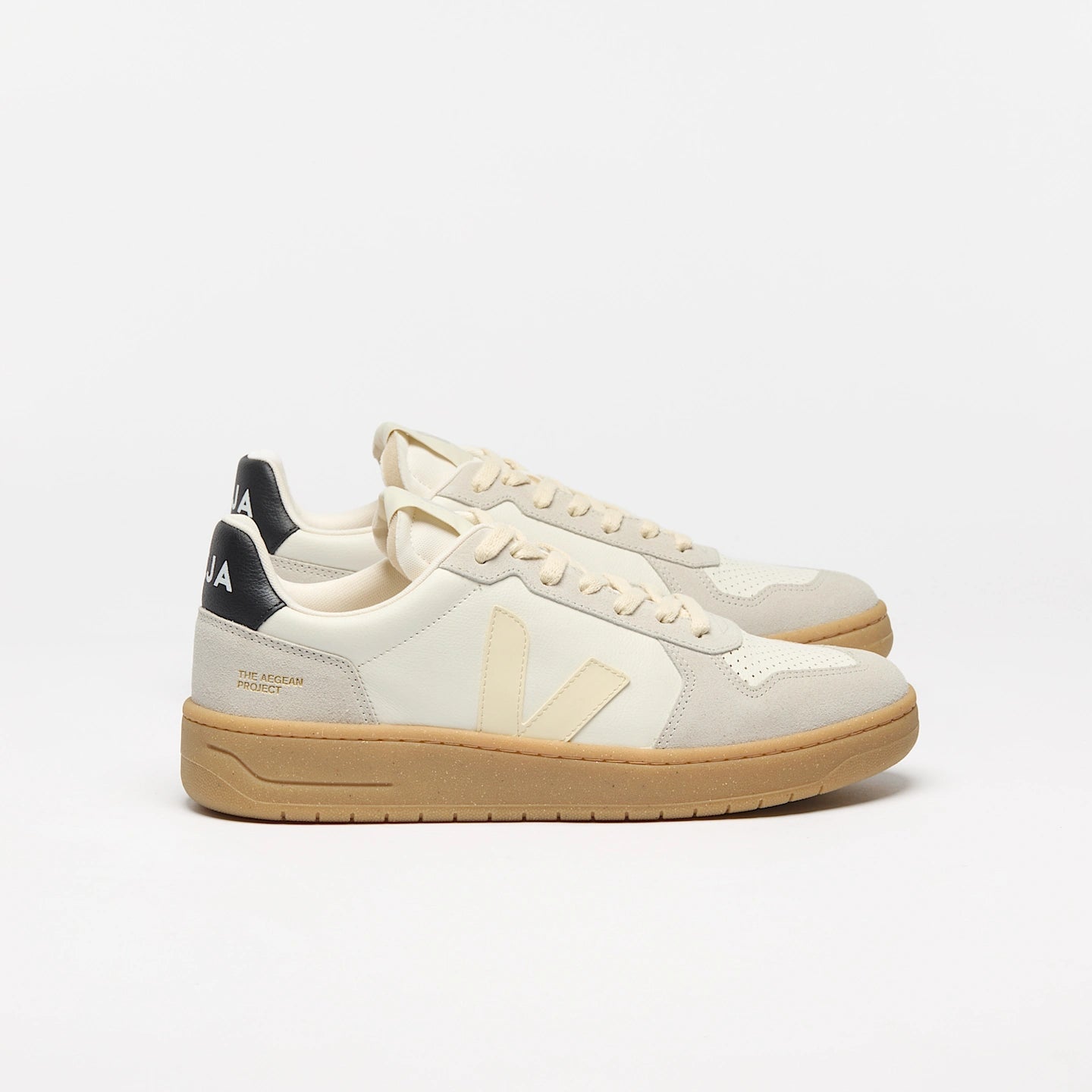 Veja - V - 82 Grained Leather - Pure Calcaire Black - Chaussures - VE3320942B