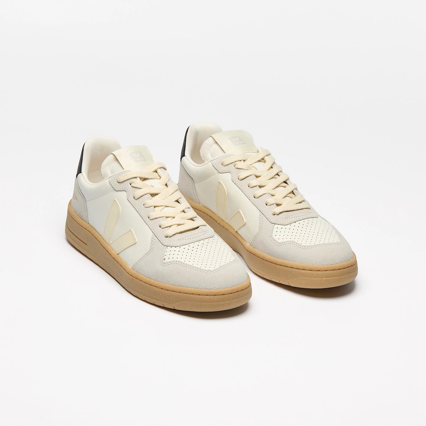 Veja - V - 82 Grained Leather - Pure Calcaire Black - Chaussures - VE3320942B