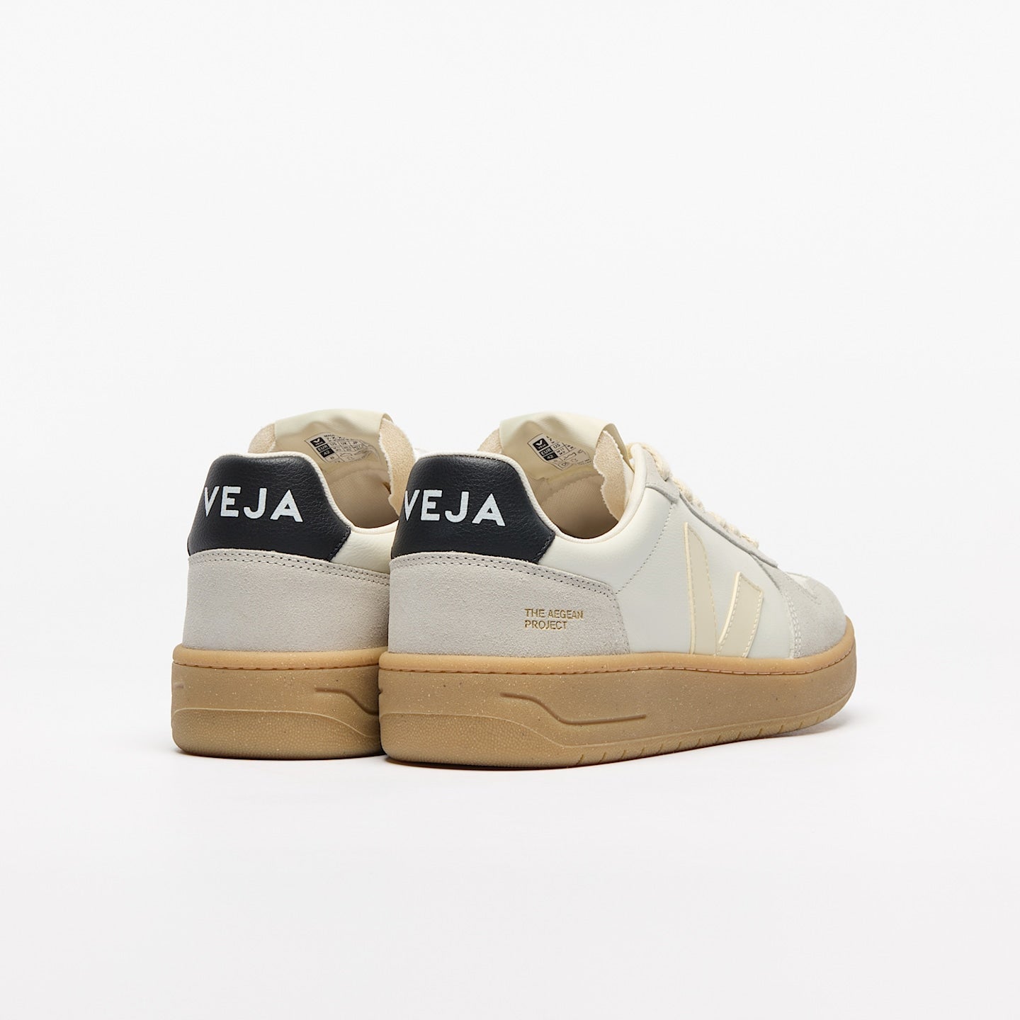 Veja - V - 82 Grained Leather - Pure Calcaire Black - Chaussures - VE3320942B