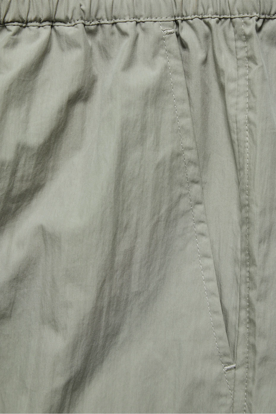 Rains-Woven-Shorts-Cement-detail