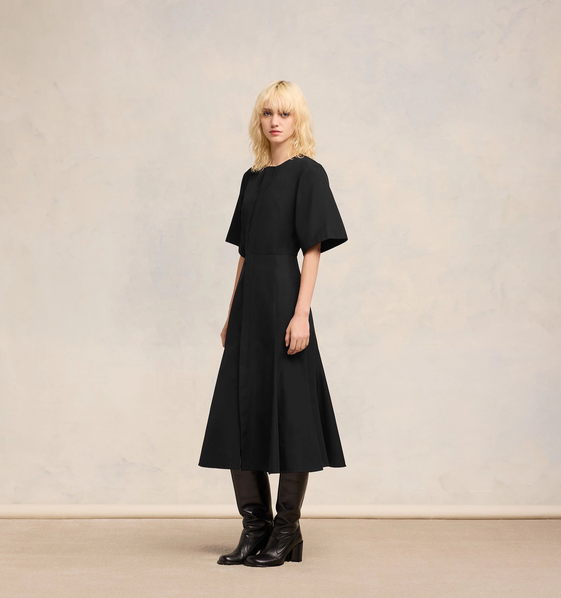 Ami Paris - Robe Midi Avec Patte Cachée - Noir-Robes-FDR216.CO0064