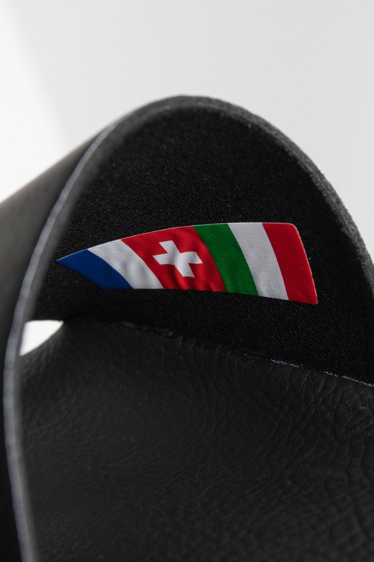 Avnier x Arena - Slide - Black-Chaussures-003302500