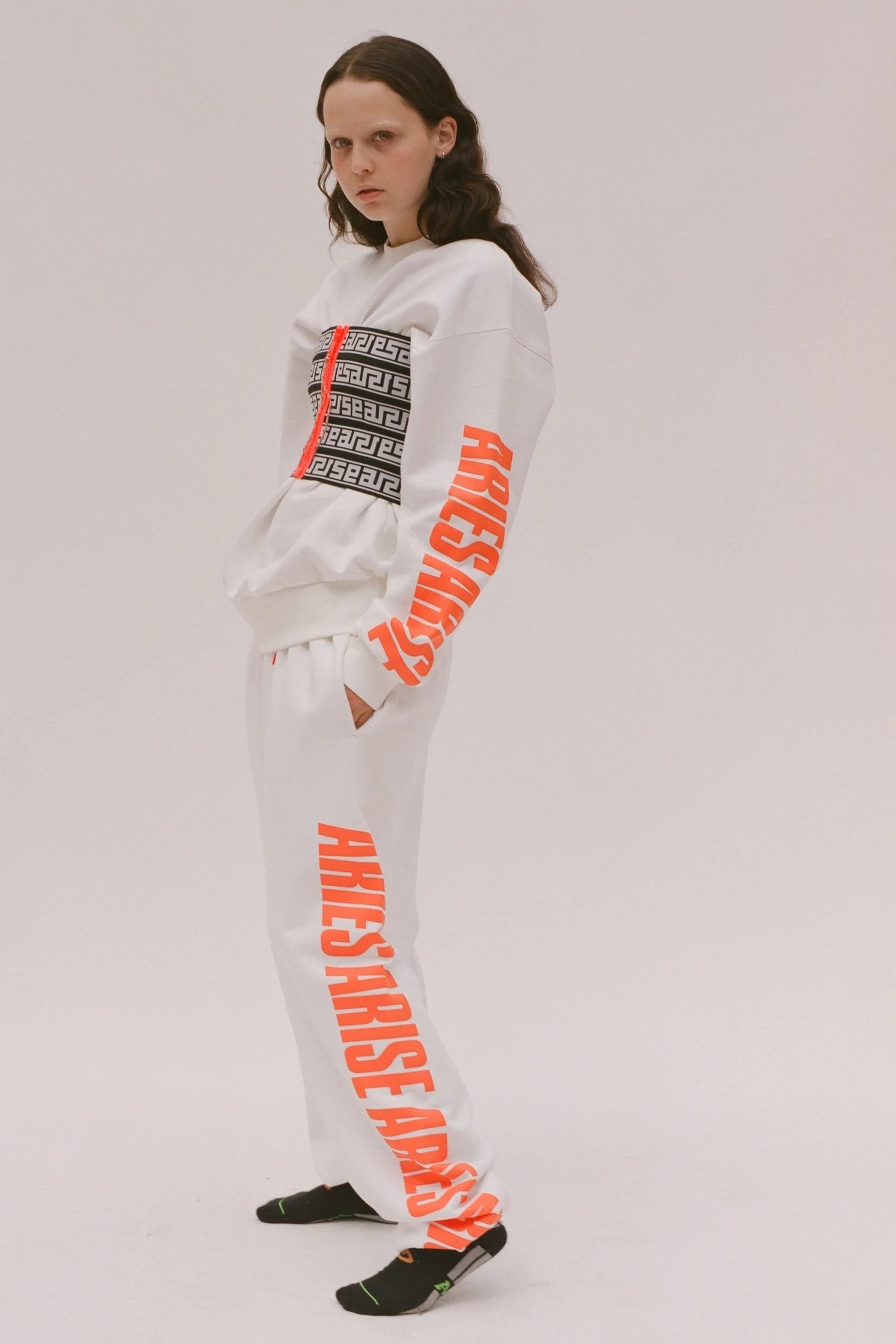 Aries Arise - Press Gothic Sweatshirt - White-Pulls et Sweats-SSAR20005