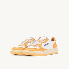 Autry 01 - Sneakers Medalist Low Man Leather/Leather - White/Bufforng-Chaussures-AULW WB32