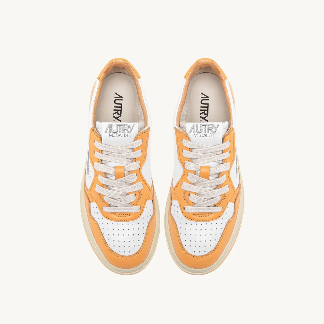 Autry 01 - Sneakers Medalist Low Man Leather/Leather - White/Bufforng-Chaussures-AULW WB32