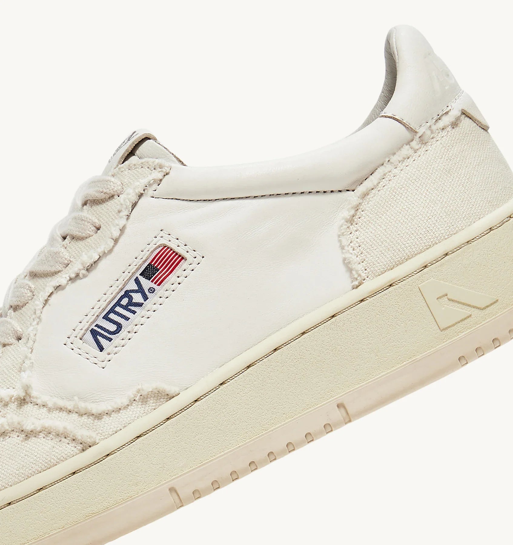 Autry 01 - Sneakers Medalist Low Women Goat Canvas - Ivory-Chaussures-AULW - CB01