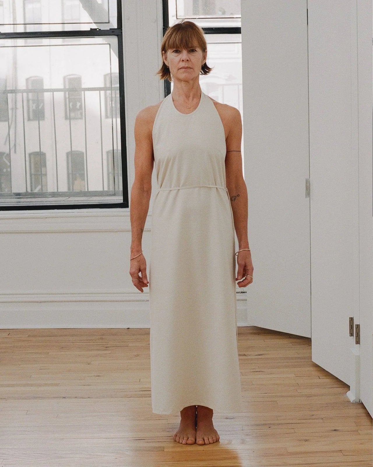 Baserange - Robe Apron en Soie Sauvage - Blanc cassé-Pulls et Sweats-DRAP-RS-000