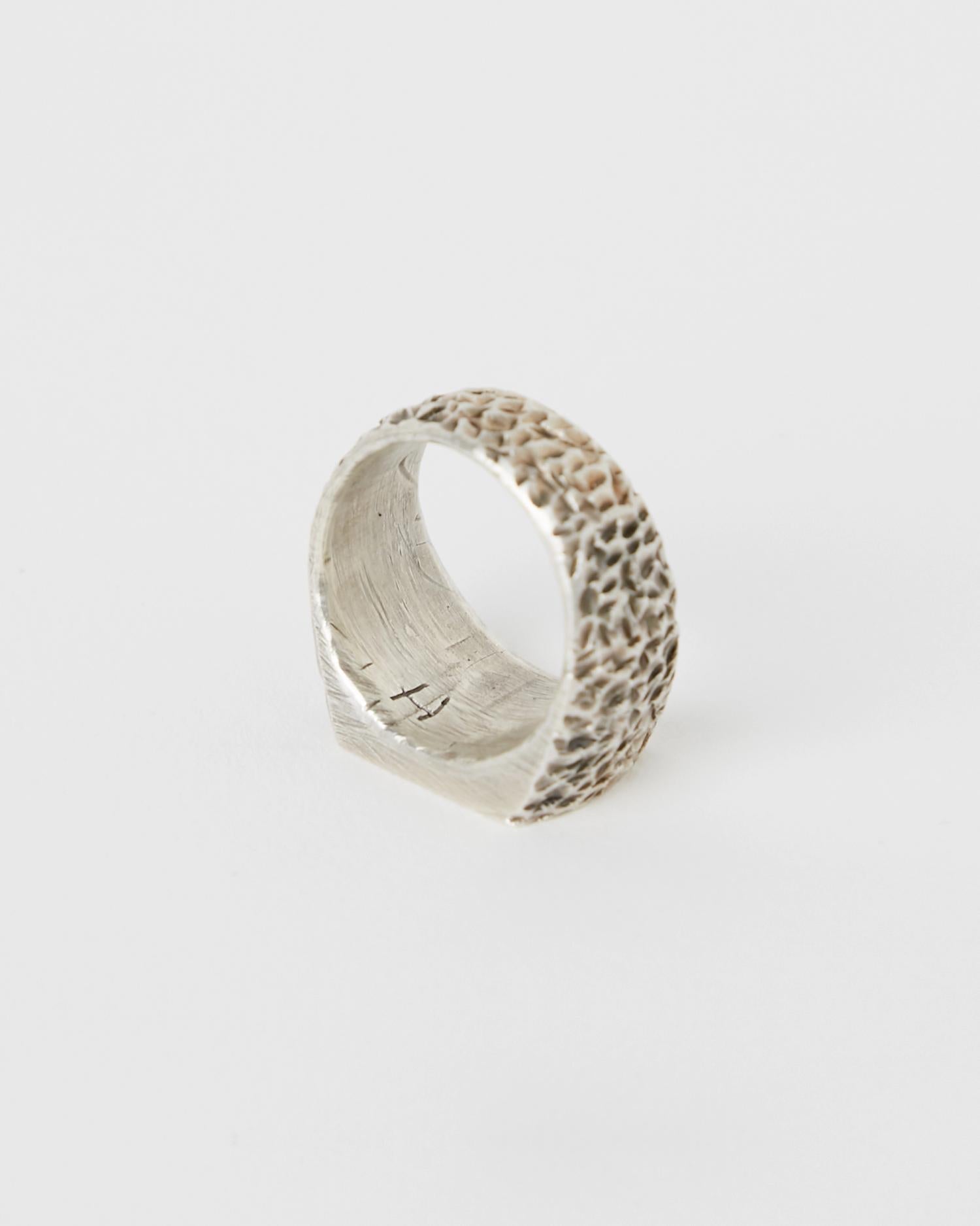 Heresy - Warden Ring - Oxisidised Silver-Bijoux-HAW23-J01