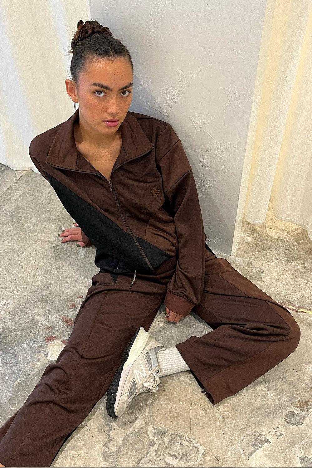 House Of Sunny - Another Day Tracksuit Pants - Chocolate - Pantalon de Survêtement - Marron Chocolat-Jupes et Pantalons-1972