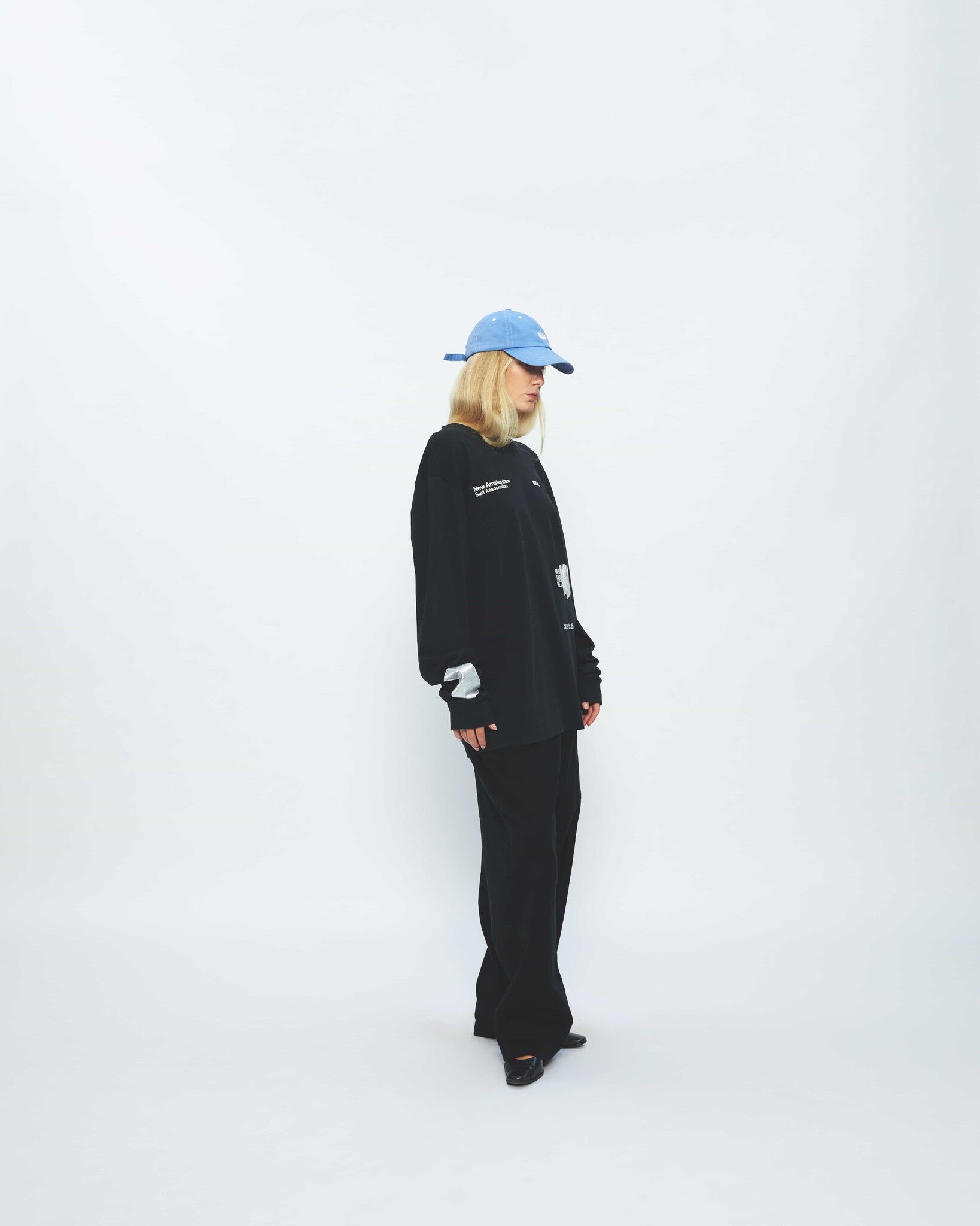 New Amsterdam - Container Longsleeve - Black-T-shirt-2302014003