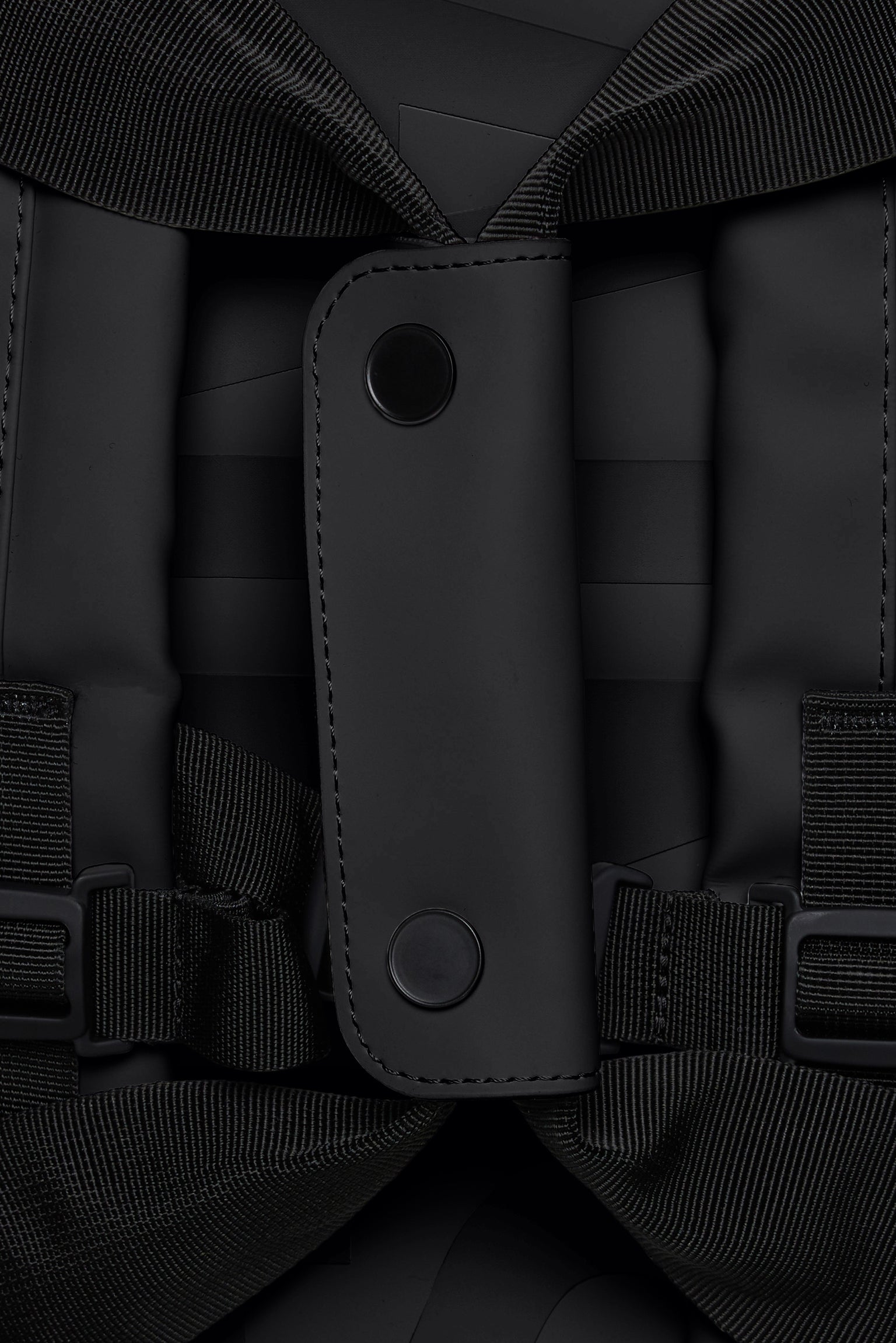 Rains - Texel Duffel Bag Small - Black-Accessoires-13480