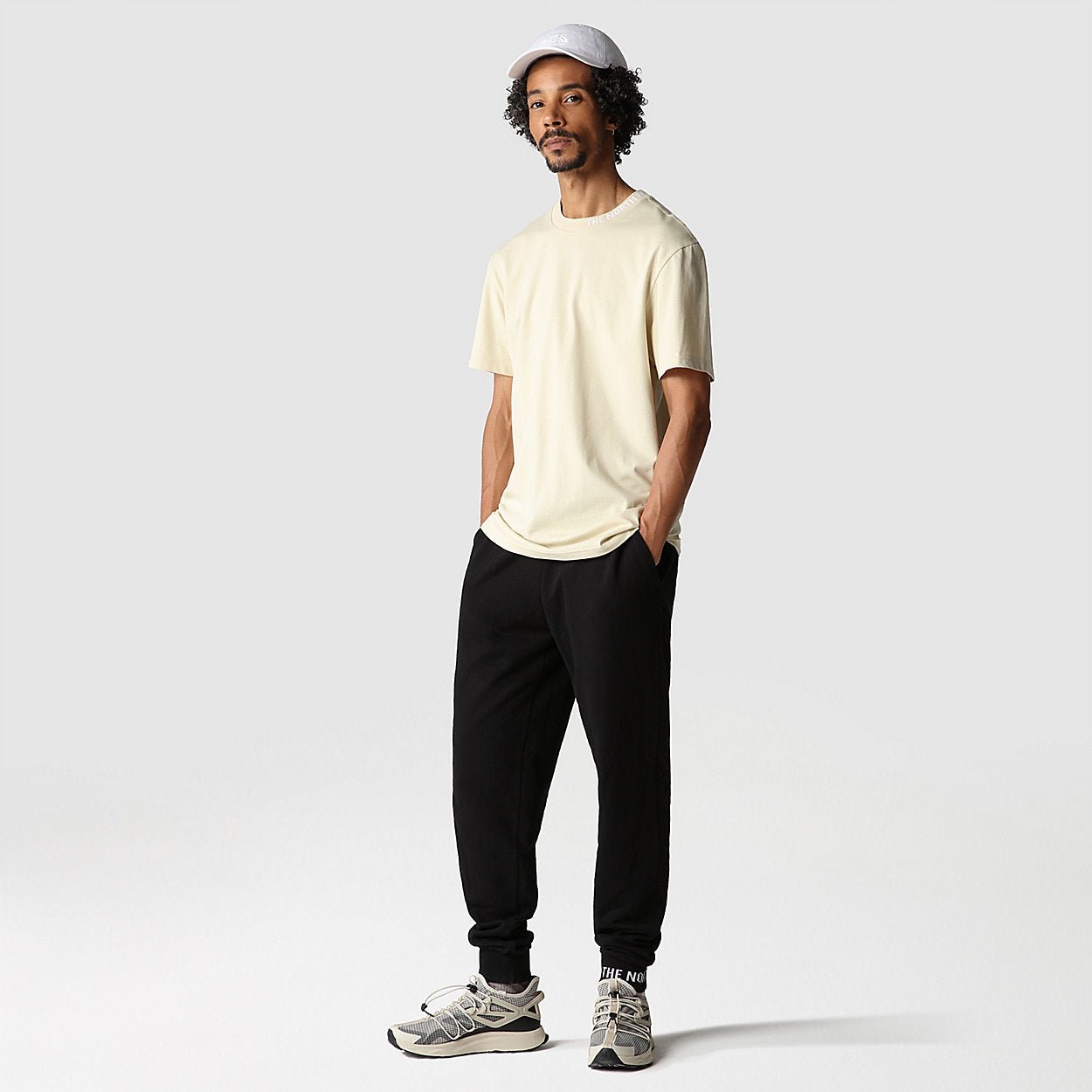 The North Face - Men's Zumu Tee - Eu Gravel-T-shirts-NF0A5ILG3X41