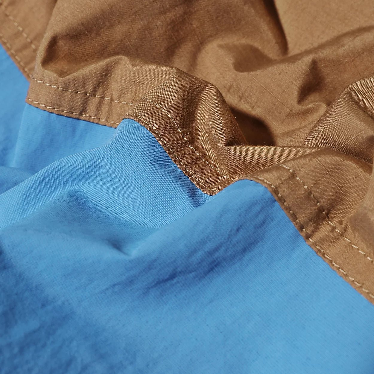 The North Face - Men's 78 Low-Fi Hi-Tek Windjammer Jacket - Utility Brown/ Super Sonic Blue/-Vestes et Manteaux-NF0A7ZYRWK51